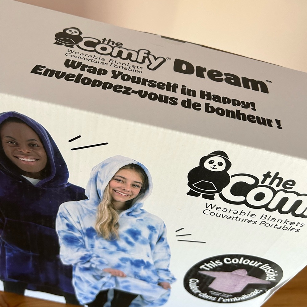 The Comfy Wearable Blanket - Picture 2 of 12